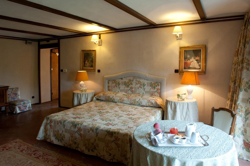 Готель Relais Del Castello Di Oviglio Екстер'єр фото