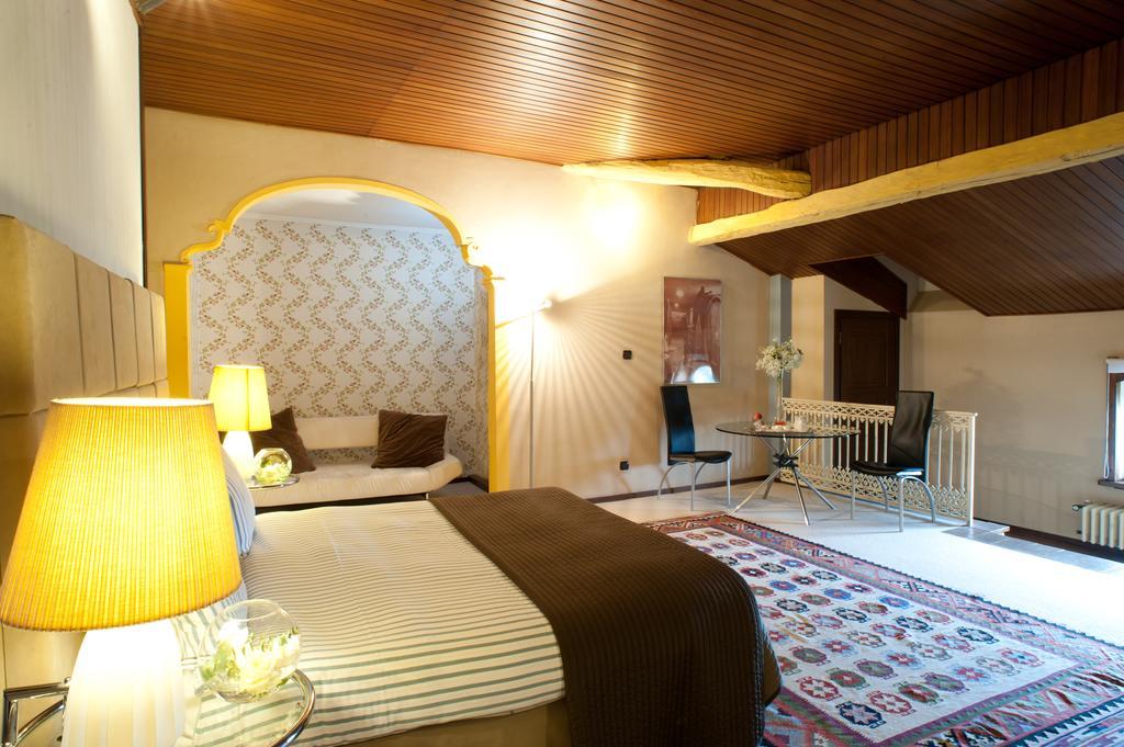 Готель Relais Del Castello Di Oviglio Екстер'єр фото