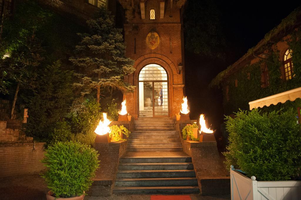 Готель Relais Del Castello Di Oviglio Екстер'єр фото