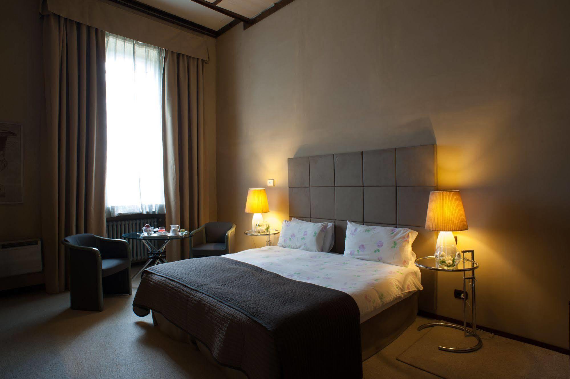 Готель Relais Del Castello Di Oviglio Екстер'єр фото
