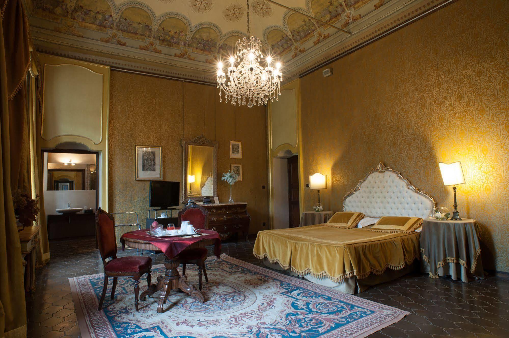 Готель Relais Del Castello Di Oviglio Екстер'єр фото